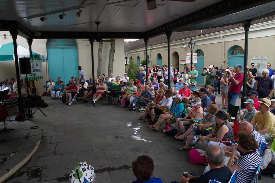 Dutch Alley International Stage