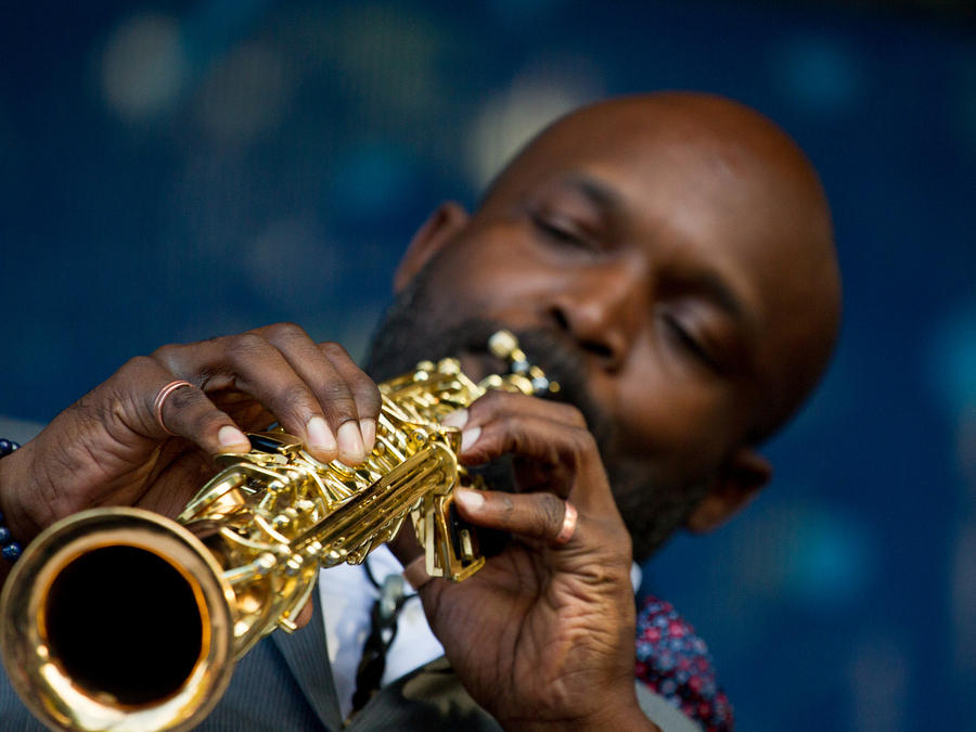 Khari Allen Lee on saxophone
