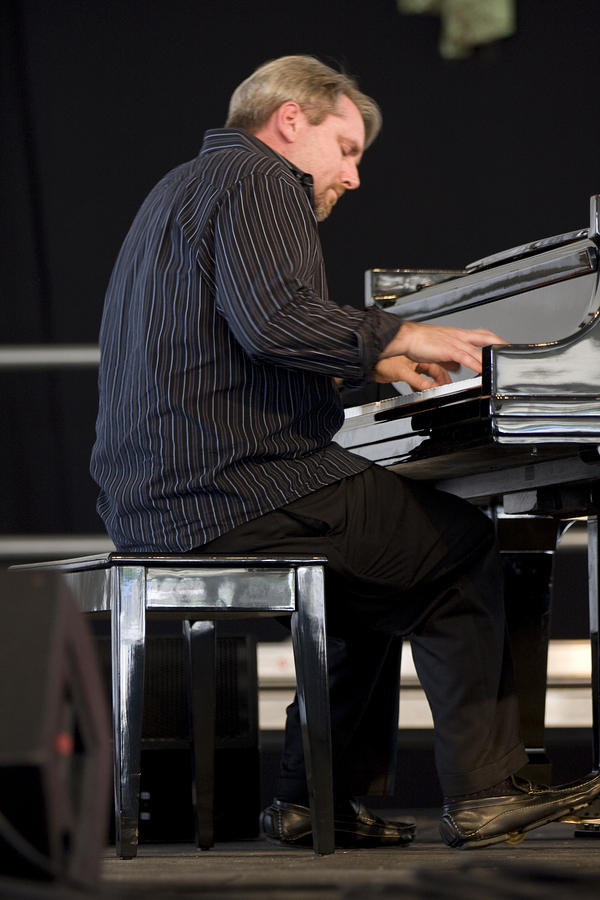 Mike Esneault