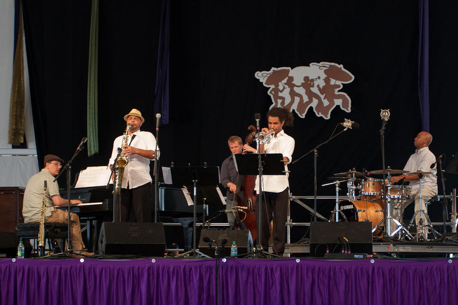 Derek Douget and band