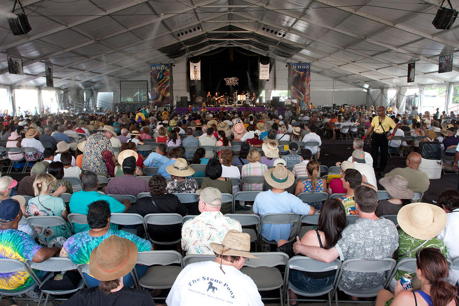 Kenny G audience