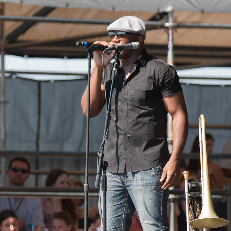 Big Sam Williams on vocal