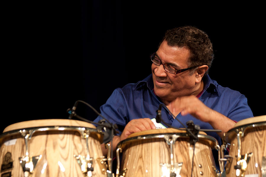 Sammy Figueroa on congas
