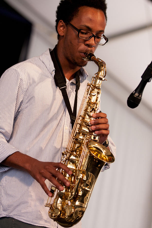 Jeronne Ansari on saxophone