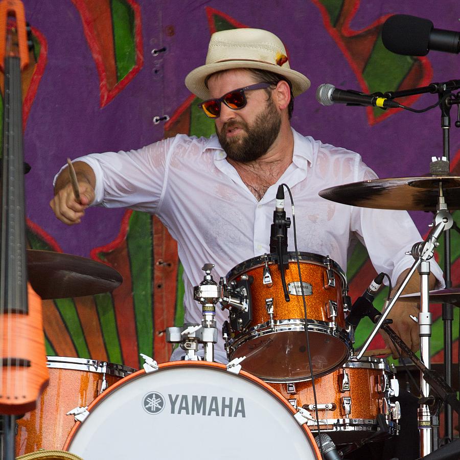 Andre Bohren on drums