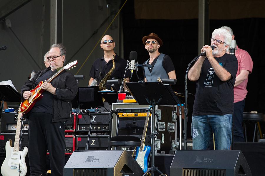 Michael McDonald back on stage