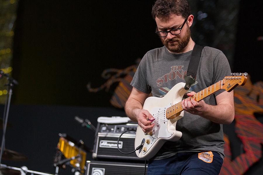 Bob Lanzetti on guitar