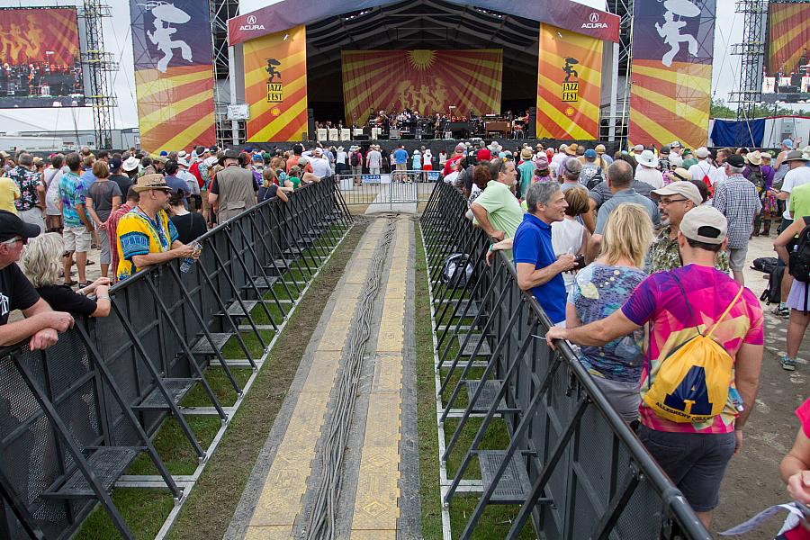 Acura Stage sound tent passage