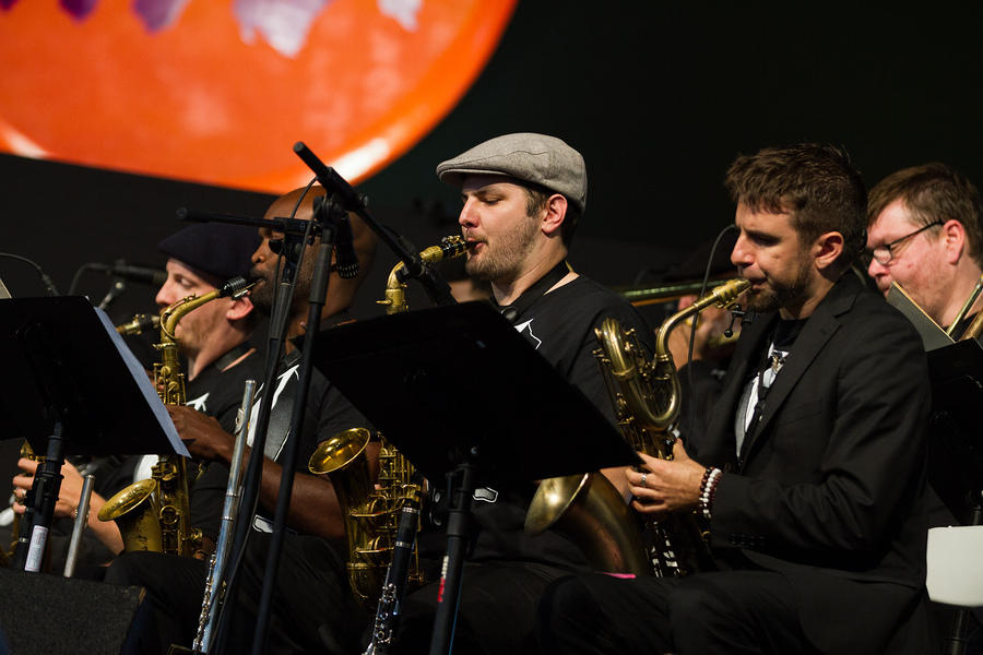 Joe Goldberg on saxophone