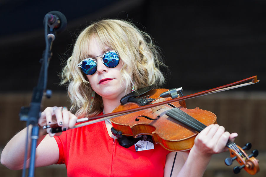 Kelli Jones-Savoy on violin