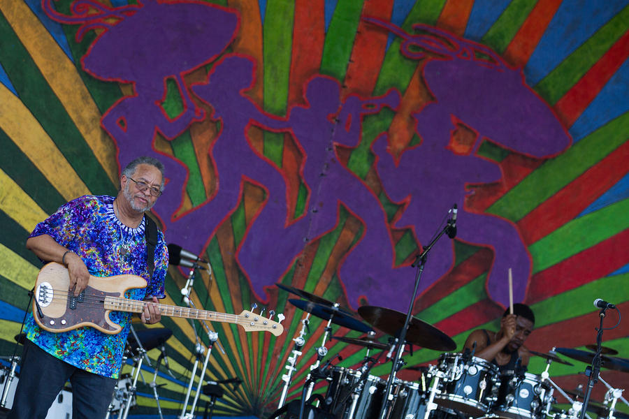 George on Gentilly Stage