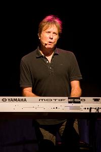 Robert Lamm on keyboard