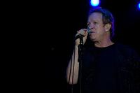 Lee Loughnane, vocal