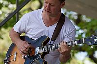 Alex McMurray on guitar