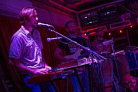 Eduardo Tozzatto on keyboards