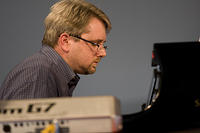 Mike Esneault on piano