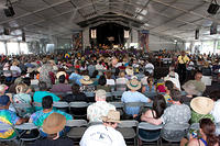 Kenny G audience