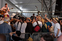Swarm of Photogs
