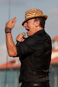 Bruce dons a Hat