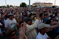 Gentilly crowd cheers Rodrigo y Gabriela