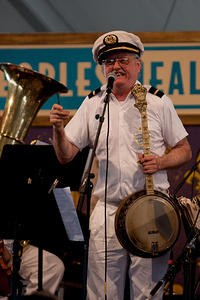 George Schmidt with banjo