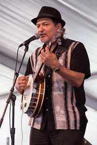 Don Vappie on banjo
