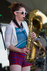 Aurora Nealand on sax