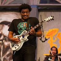 Jarekus Singleton on guitar