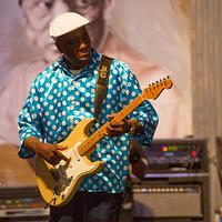 Buddy Guy on guitar