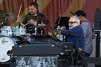 Donald Fagan on keyboard