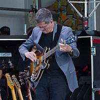 Jon Herington on guitar