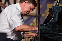 Lars Edegran on piano