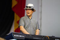 Peter Cho on keyboard